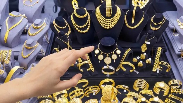 أسعار الذهب اليوم 17-5-2025 في مصر.. ارتفاع مفاجئ قبل موسم العيد وعيار 21 يقترب من 4600 جنيه