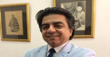 العين جامدة.. نجاة الدكتور جمال شعبان بعد انفجار إطار سيارته