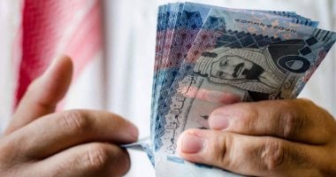 استقرار سعر الريال السعودى وسط تعاملات اليوم الإثنين 19-5-2025