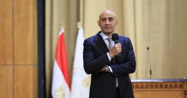 وزير التعليم يوجه بمواصلة صرف المستحقات المالية لمعلمى الحصة ومكافآت الامتحانات