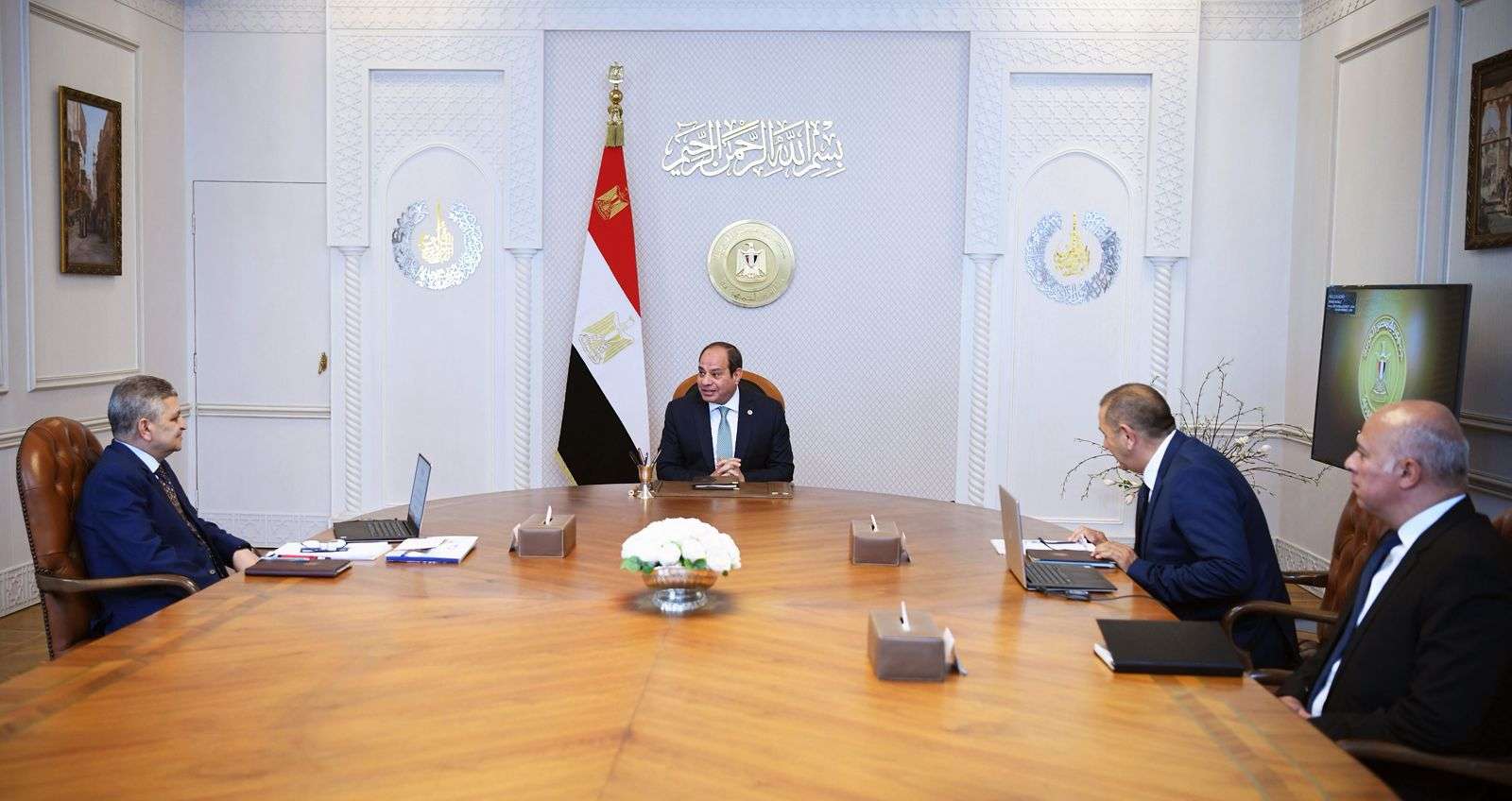 الرئيس السيسي يوجه بمواصلة تطوير الخدمات الملاحية والبحرية وفق أعلى معايير الجودة
