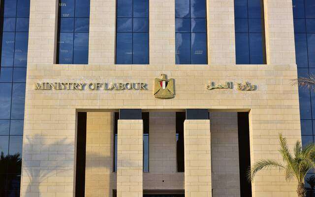 برواتب تصل لـ 6500 ريال.. وزارة العمل تعلن توافر وظائف للمصريين في السعودية